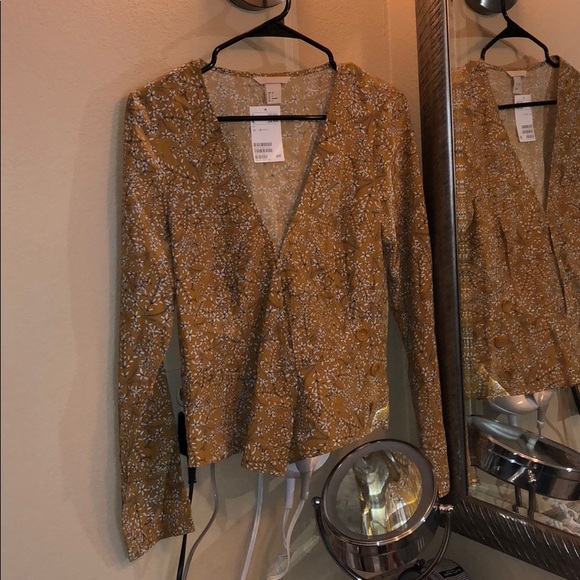 NWT cute casual top, bought in London, size 4 - Picture 1 of 4